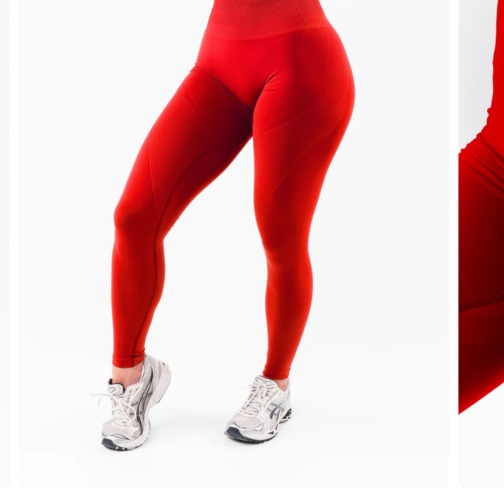 Alphalete Vivid Red Leggings